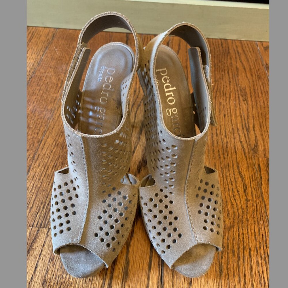 Pedro Garcia Sofia Perforated Suede Peep-Toe Bootie Size 9